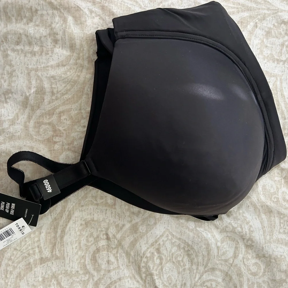 Torrid 360 Back Smoothing Push Up Wire Free Bra in Black - 46DDD - Picture 5 of 5